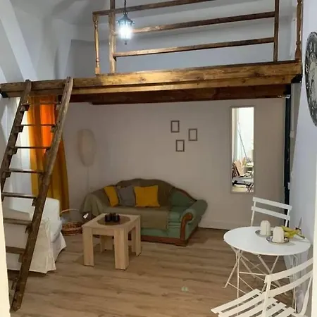 Mascot Bar Street Apartament Rhodes City