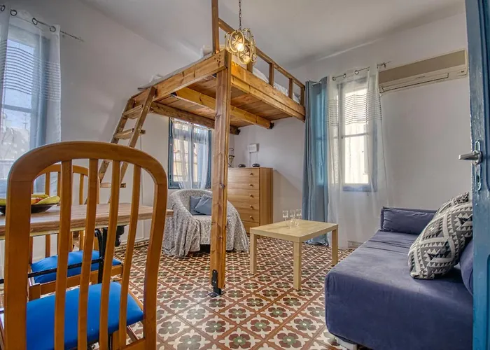 Mascot Bar Street * Rhodes City